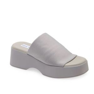 Steve Madden slinky 30 sandals